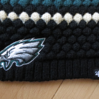 NFL Philadelphia Eagles 47 Women Cuffed Knit Hat with Pom, снимка 2 - Шапки - 44733221