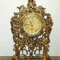 Настолен часовник , снимка 1 - Антикварни и старинни предмети - 35262810