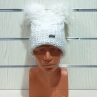 Нова зимна бяла дамска шапка с 2 помпона/пуха, снимка 7 - Шапки - 35488783