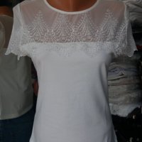 УНИКАЛНО КРАСИВА бяла блуза с тюл бродиран бордюр при бюста и ръкавите , снимка 1 - Тениски - 42110371