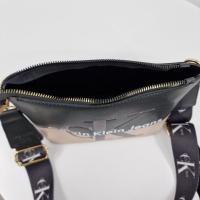 Дамска чанта Calvin Klein висококачествена реплика, снимка 3 - Чанти - 44802466