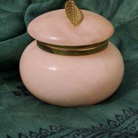 Италианска бижутерка от розов алабастър, снимка 2 - Антикварни и старинни предмети - 38442057