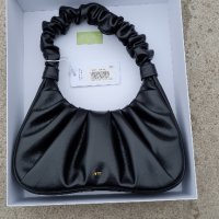 дамска чанта JW PEI-Gabbi Bag-Ivory,Black,Green, снимка 1 - Чанти - 39443531