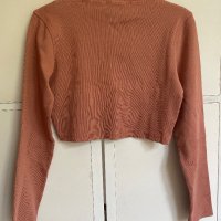 Кроп топ Missguided, снимка 3 - Блузи с дълъг ръкав и пуловери - 40547618