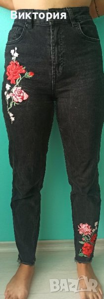 Черни дънки с висока талия и бродерия рози , снимка 1