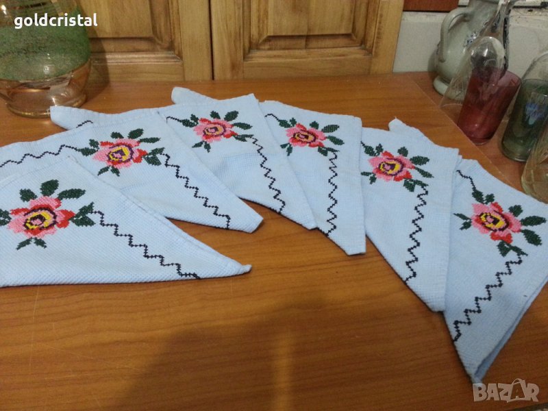 Текстилни салфетки за маса ръчно бродирани , снимка 1