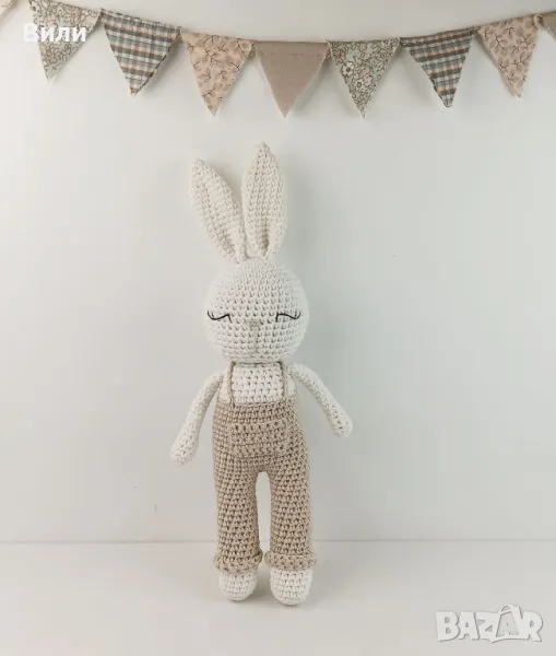 Зайче с панталонки ръчна изработка, плетени зайчета, играчка за бебе, неутрален цвят зайче, снимка 1