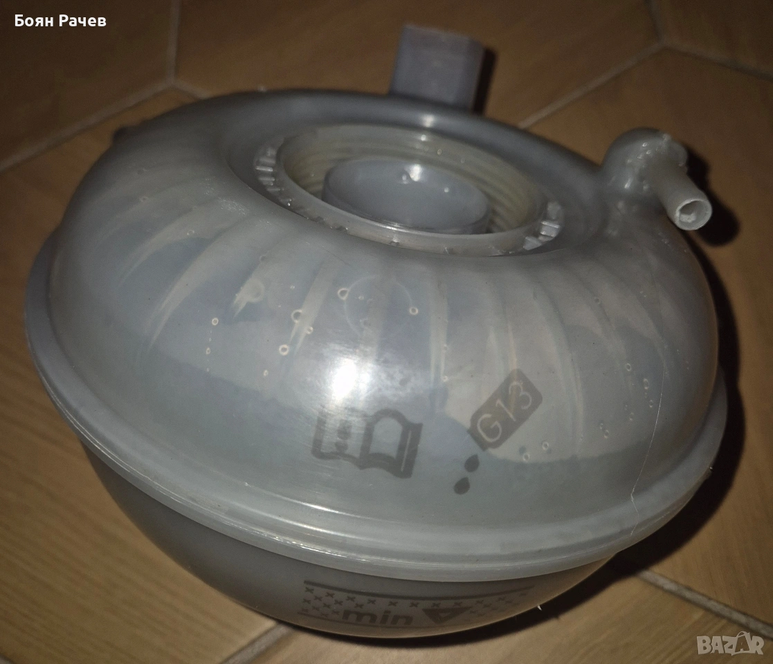 Оригинален VW разширителен съд за антифриз, снимка 1