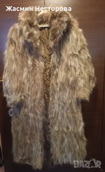 Дълго дамско кожено палто с естествен косъм от нутрия, снимка 1