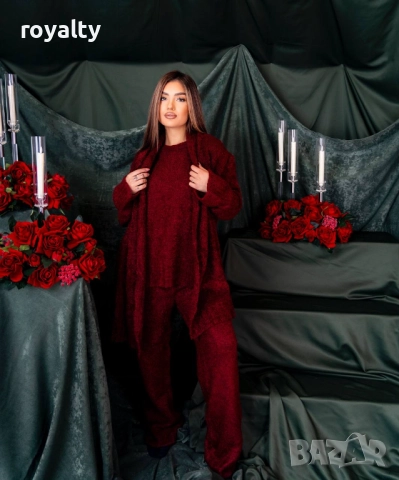 Червен Дамски Комплект с Шал , снимка 4 - Спортни екипи - 52884592