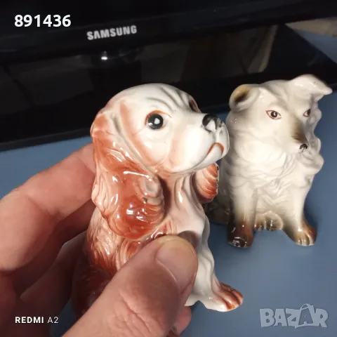 Две стари порцеланови кучета