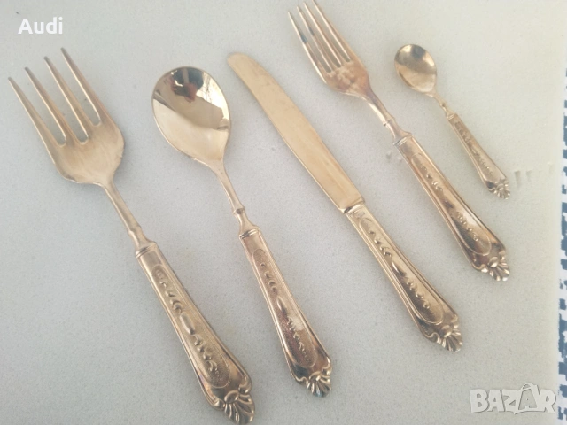 Италиaнски Vintage сервиз от посребрени прибори Silver Plated Made in Italy Продавам изключително ел, снимка 2 - Прибори за хранене, готвене и сервиране - 53901321