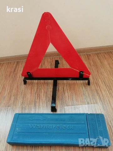Авариен триъгълник, снимка 2 - Аксесоари и консумативи - 53226551