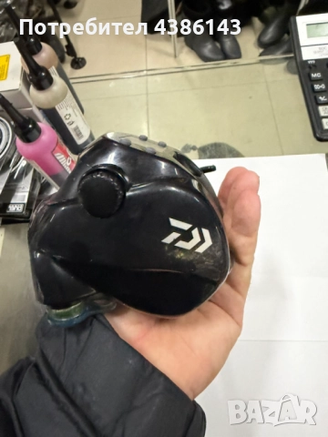 Продавам електрическа макара Daiwa Tanacom 500, снимка 2 - Макари - 52709445