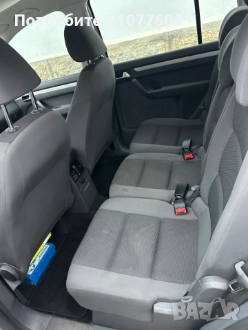 Volkswagen Touran 1.6TDI/BlueMotion/DSG/2013г., снимка 9 - Автомобили и джипове - 52837224