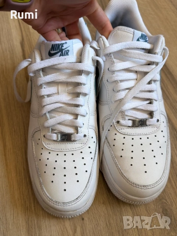 Оригинални бели кецове NIKE AIR FORCE 1 '07! 42,5 н, снимка 4 - Кецове - 52179775