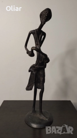 Чудесна статуетка. Метал.