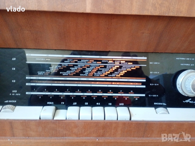 Радио шкаф Акорд 101, снимка 3 - Радиокасетофони, транзистори - 54312588