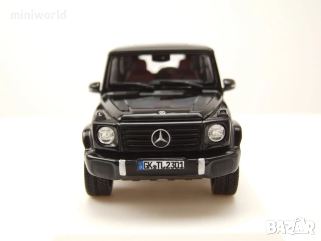 Mercedes-Benz G-Klasse 2025 - мащаб 1:43 на Norev моделът е нов в PVC дисплей-кейс, снимка 5 - Колекции - 54330830
