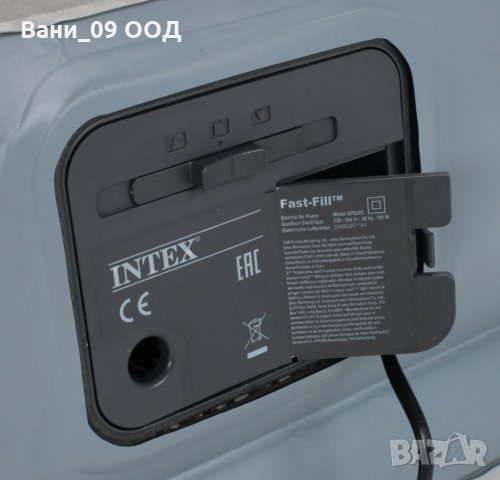 Надуваем матрак "Intex" с вградена помпа 203×152см, снимка 2 - Надуваеми легла - 35391392