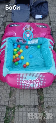 Детска надуваема кола с топки- тип басейн