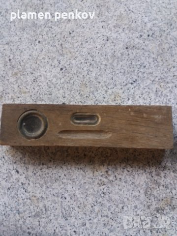 Продавам дървен нивелир, снимка 2 - Измервателни инструменти - 38154216