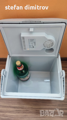 Хладилна чанта mobicool на 12 волта с букса за авто запалка , снимка 3 - Хладилни чанти - 44790761