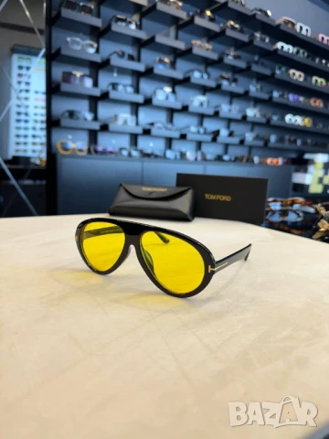 очила с черен обикновен калъф и ув защита tom ford, снимка 3 - Слънчеви и диоптрични очила - 50742234