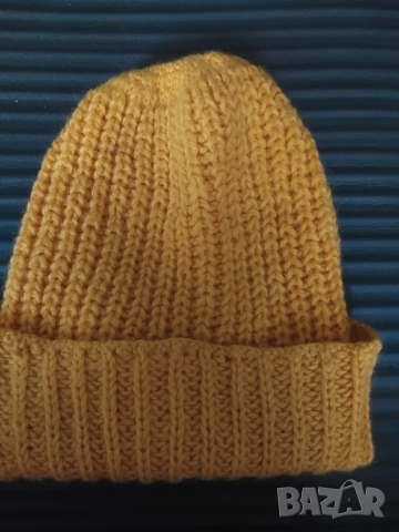 100% Вълнена зимна топла Шапка, снимка 2 - Шапки - 51961195