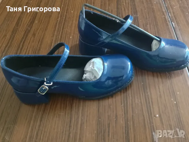 Тъмносини дамски обувки с дебел среден ток