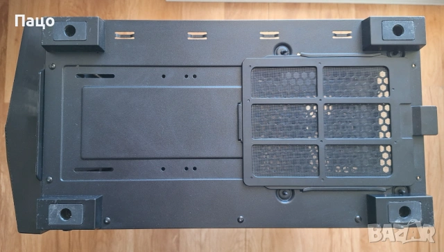 Кутия за PC Corsair, снимка 11 - Захранвания и кутии - 54322637