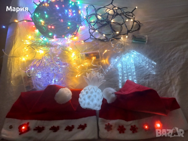 Коледни лампички и декорация