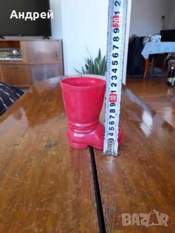 Стар пластмасов ботуш, снимка 3 - Антикварни и старинни предмети - 40400582