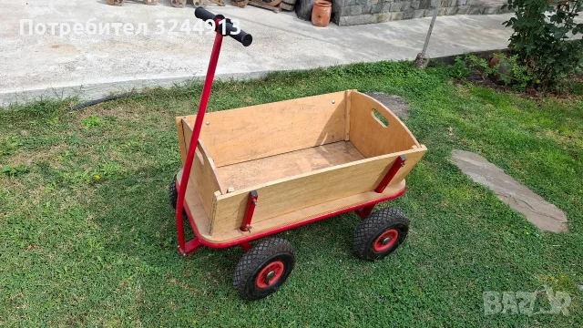 Традиционна немска ръчна количка (тип Bollerwagen)