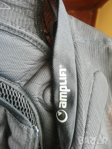 Протектор Amplifi за ски, сноуборд и велосипед, снимка 5 - Зимни спортове - 50200728