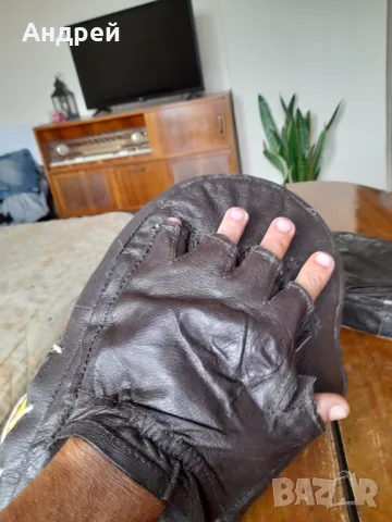 Стари боксови,спаринг ръкавици , снимка 3 - Други ценни предмети - 47666966