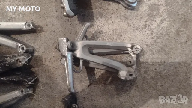 Задни пасажерски степенки 