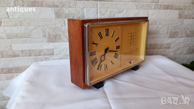 Стар настолен часовник Маяк с барометър и термометър, снимка 3 - Антикварни и старинни предмети - 38780830