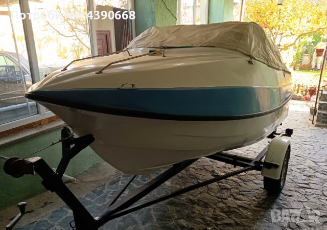 Лодка ELAN Gliser GT402 с колесар