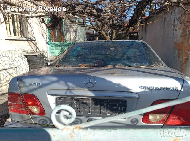 Мерцедес Е 200, снимка 2 - Части - 43675914