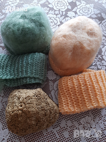 Дамски зимни плетени шапки с шал, снимка 1 - Шапки - 44734309
