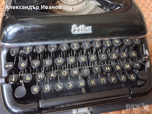 Германска пишеща машина ERIKA 1957 г., снимка 3 - Антикварни и старинни предмети - 54054383