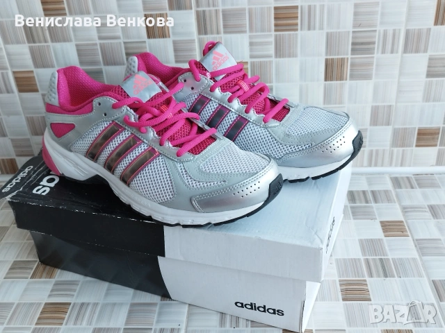 Дамски обувки номер 40 и 41. Сандали равни и нисък ток маратонки Адидас Adidas , снимка 12 - Сандали - 53969023