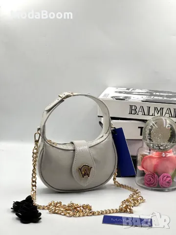 Versace дамски чанти Различни цветове , снимка 6 - Чанти - 48565824