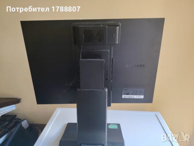 Монитор Samsung , снимка 3 - Монитори - 55950916