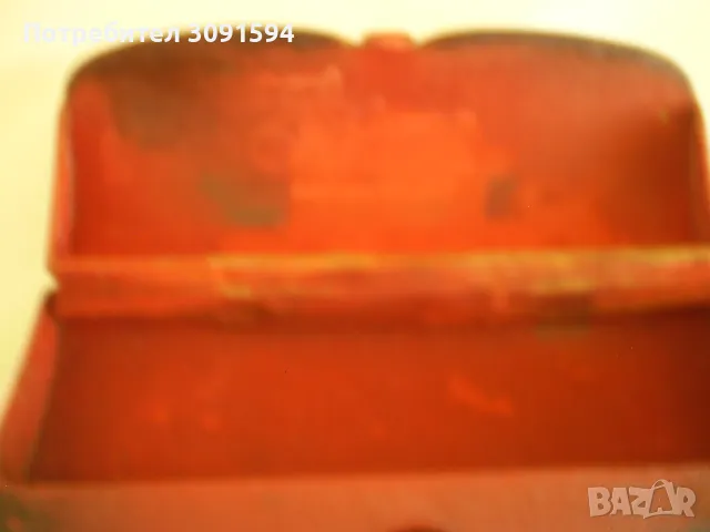 Стара кълъвка за очила червен бакелит маркировка CM depose, снимка 4 - Антикварни и старинни предмети - 48096475