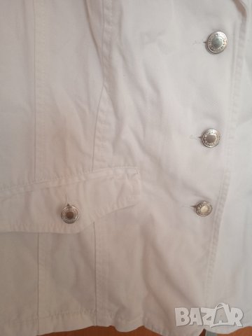 Бяло сако Jessica , снимка 2 - Сака - 42859851