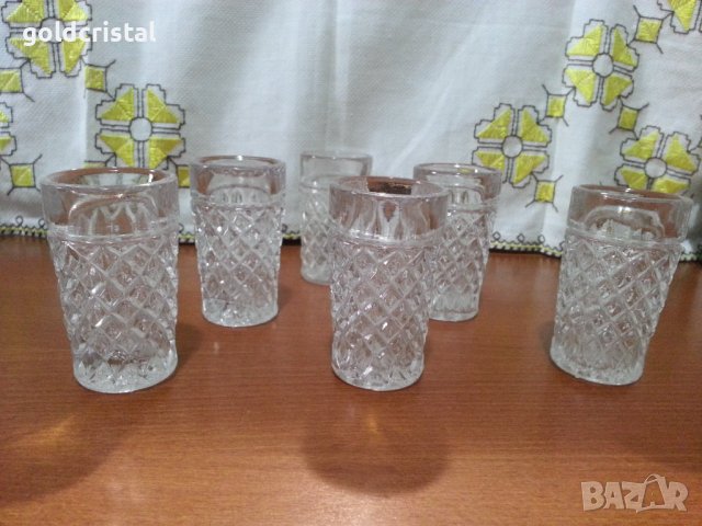Кристални чашки , снимка 4 - Антикварни и старинни предмети - 44343973