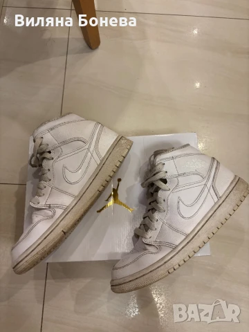 Nike Air Jordan 1 Mid, снимка 3 - Кецове - 51010347