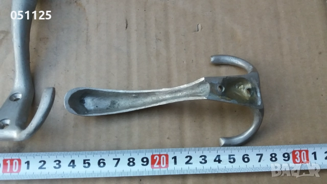 масивни бронзови закачалки - 3 броя , снимка 5 - Антикварни и старинни предмети - 52605693